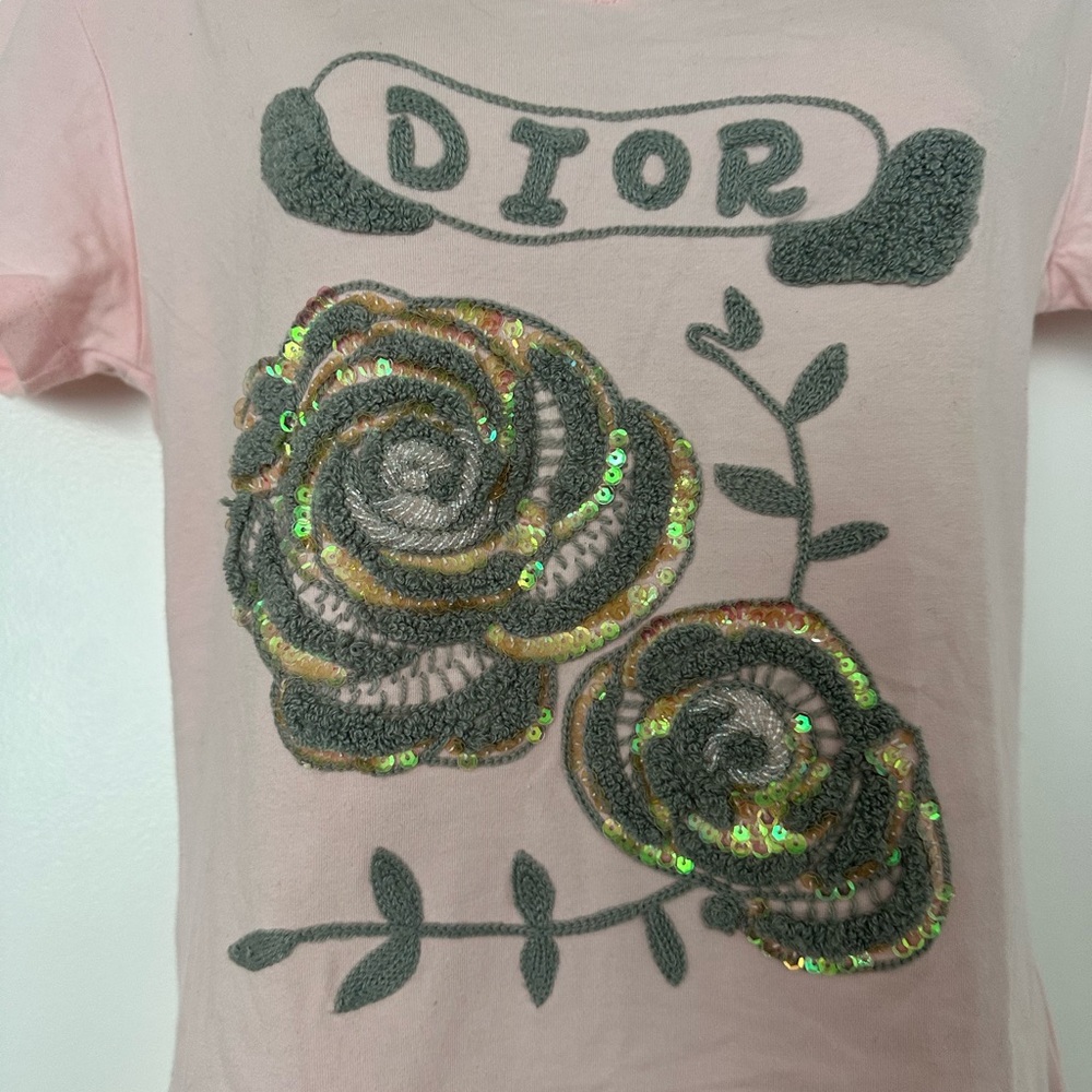 Dior Vintage Pink Tee with Sequined Rose Motif - Picture 6 of 14